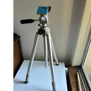 Metal Vintage Vivitar 2300 Tripod In Excellent Working Condition Made in Japan